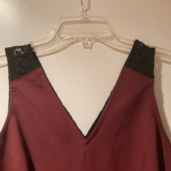 Chelsea 28 Fitted Asymmetric Top - Picture 2 of 7